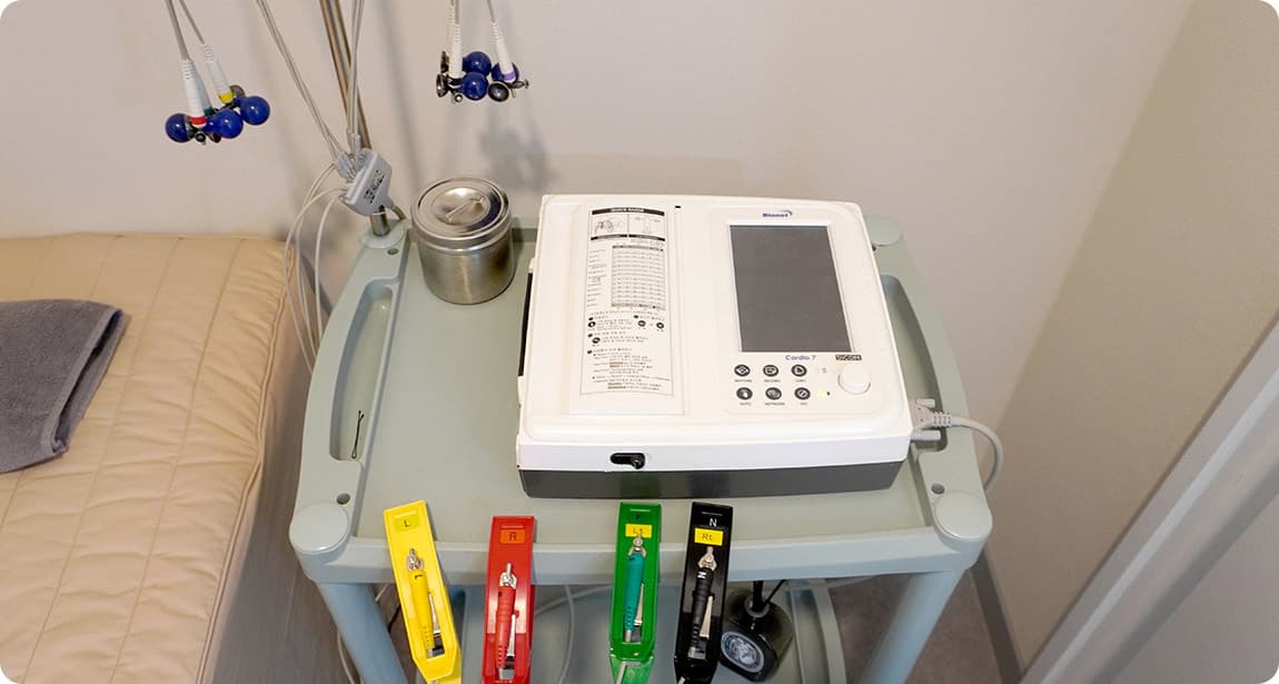 ห้องตรวจคลื่นไฟฟ้าหัวใจ โรงพยาบาล AB