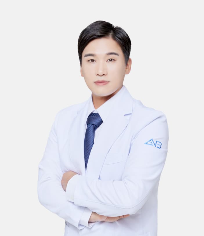ศัลยแพทย์. โจ ดงพิล ที่โรงพยาบาลศัลยกรรม AB