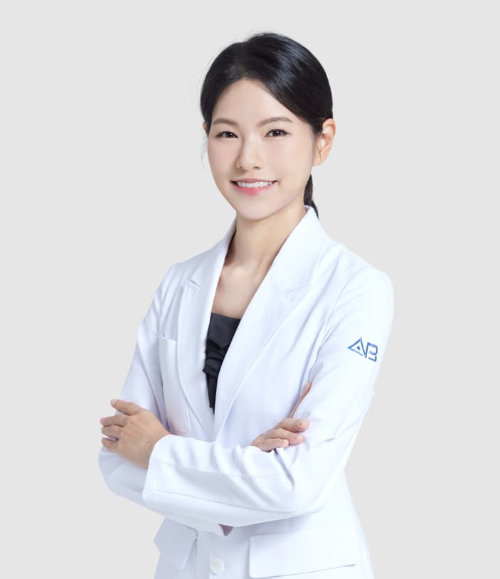 ศัลยแพทย์. คิม ซูจอง ที่โรงพยาบาลศัลยกรรม AB
